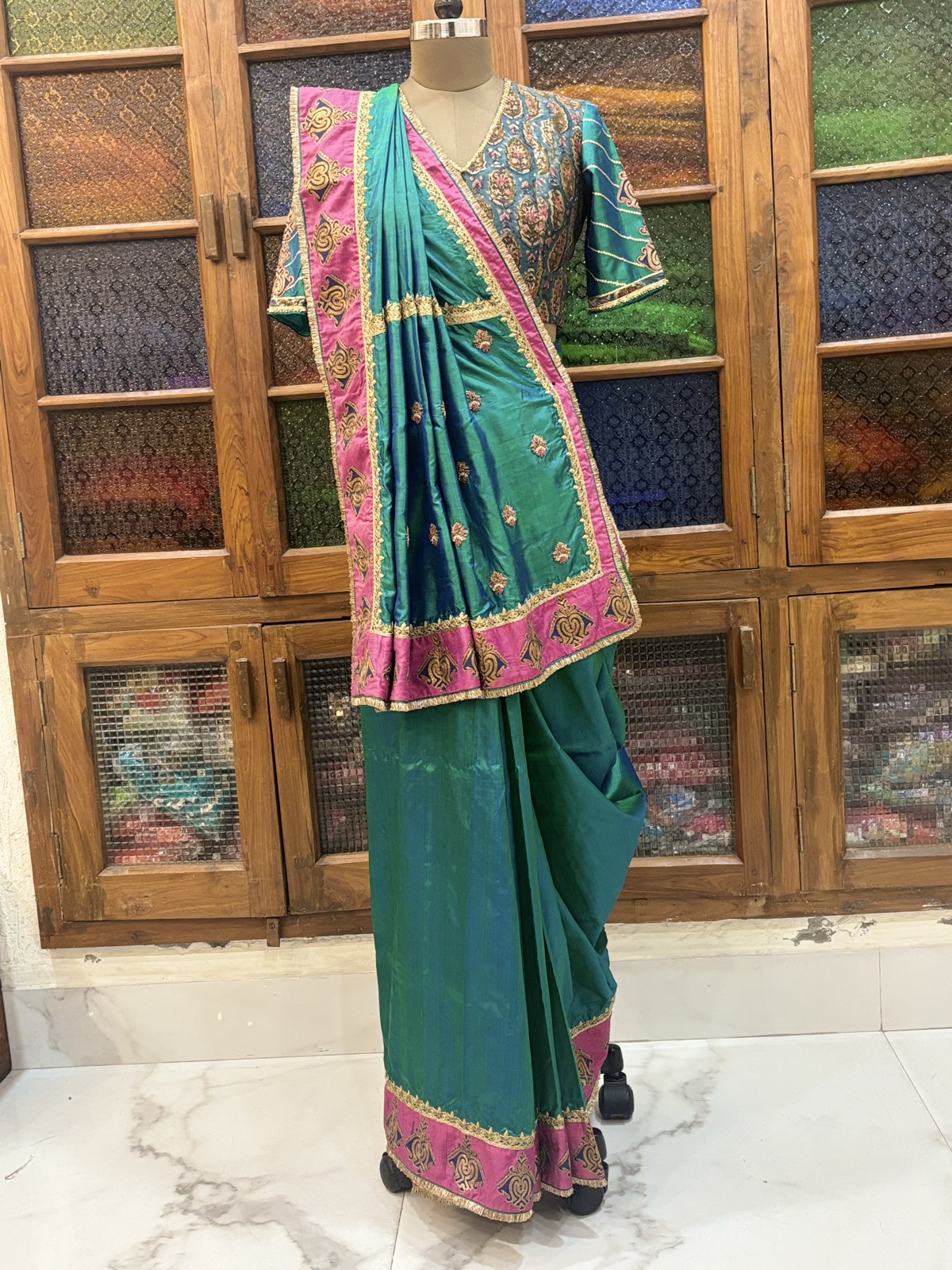 Sea Green Saree with Fuchsia Border - view 6